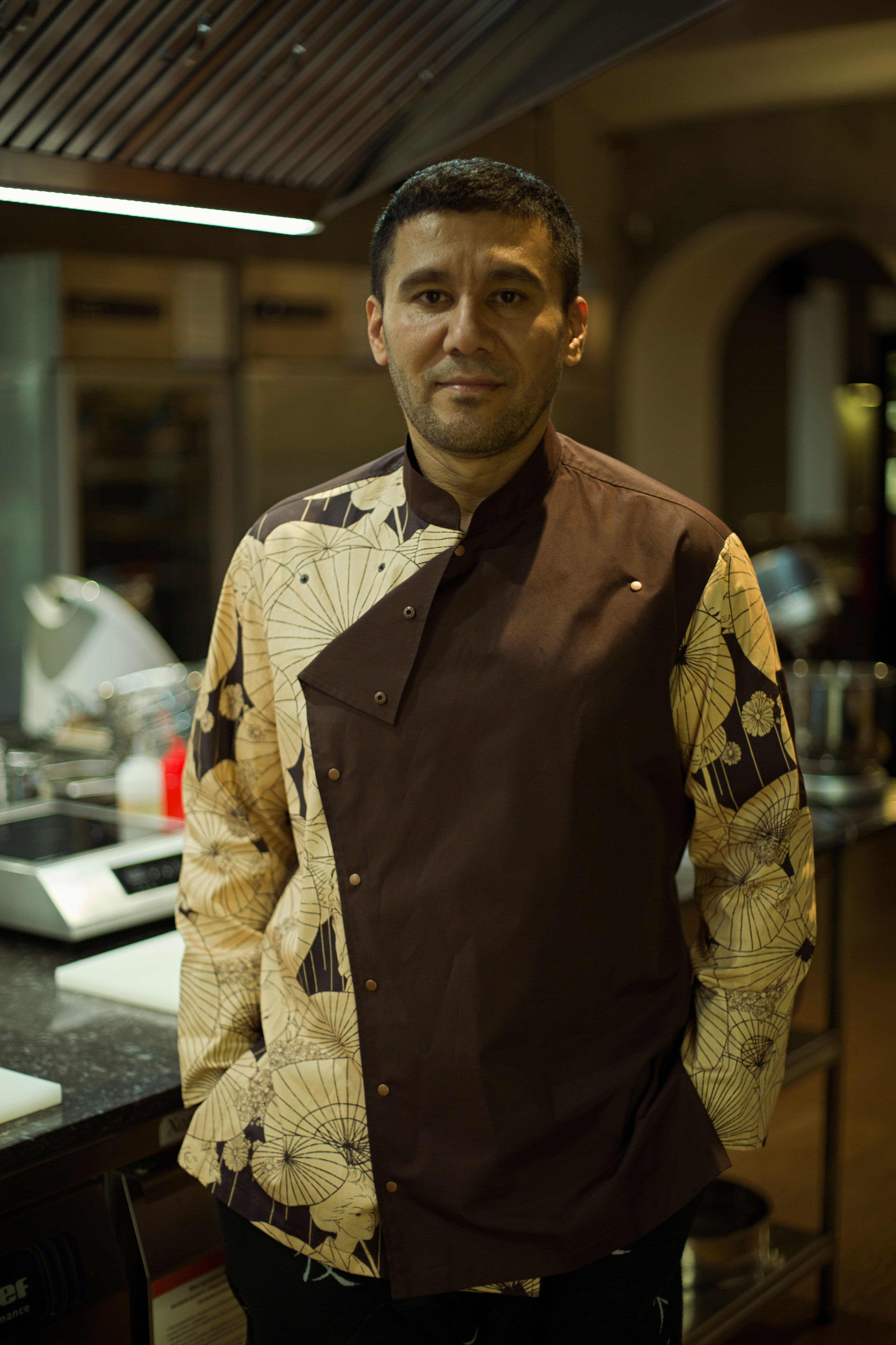 Китель Альмавива Принт Китель Сатин Китель Зонтики чб